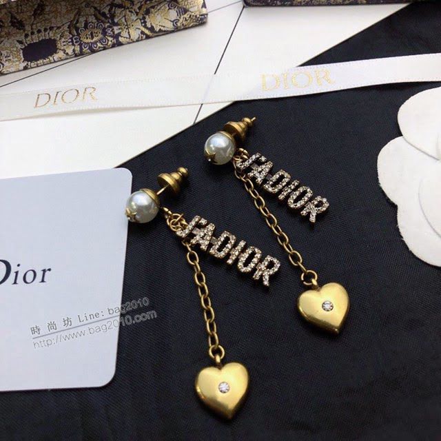 Dior飾品 迪奧經典熱銷款愛心字母耳釘耳環  zgd1365